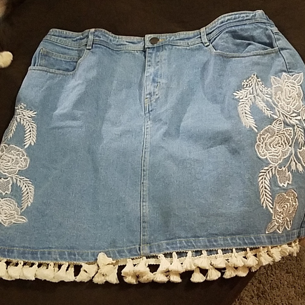 Denim skirt NEW